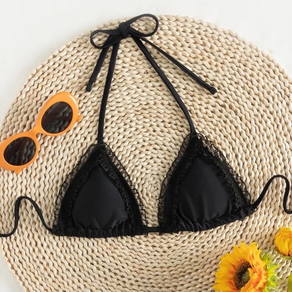 Black bikini top with black ruffles - Picture 1 of 2